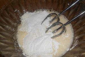 Быстрый торт из печенья "Ушки" без выпечки: пошаговый рецепт с фото Рецепт наполеона из печенья
