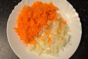 Пикантное овощное блюдо: картофельный суп-пюре с сыром