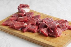 Оригинальные рецепты тушёной говядины в сливочном соусе Мясо говядины под сливочным соусом с овощами